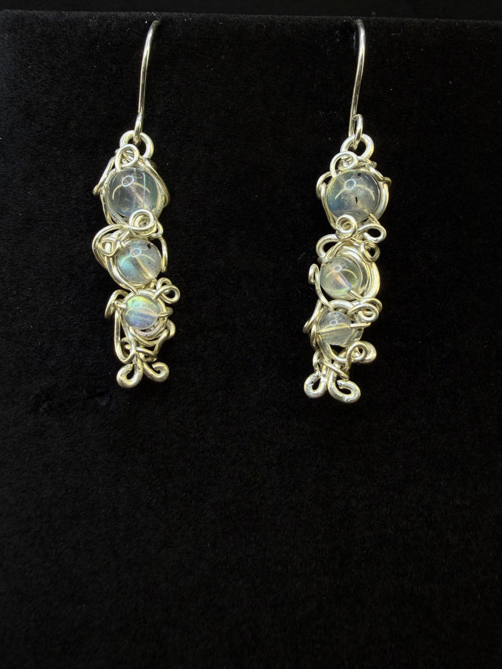 Lab vine dangles