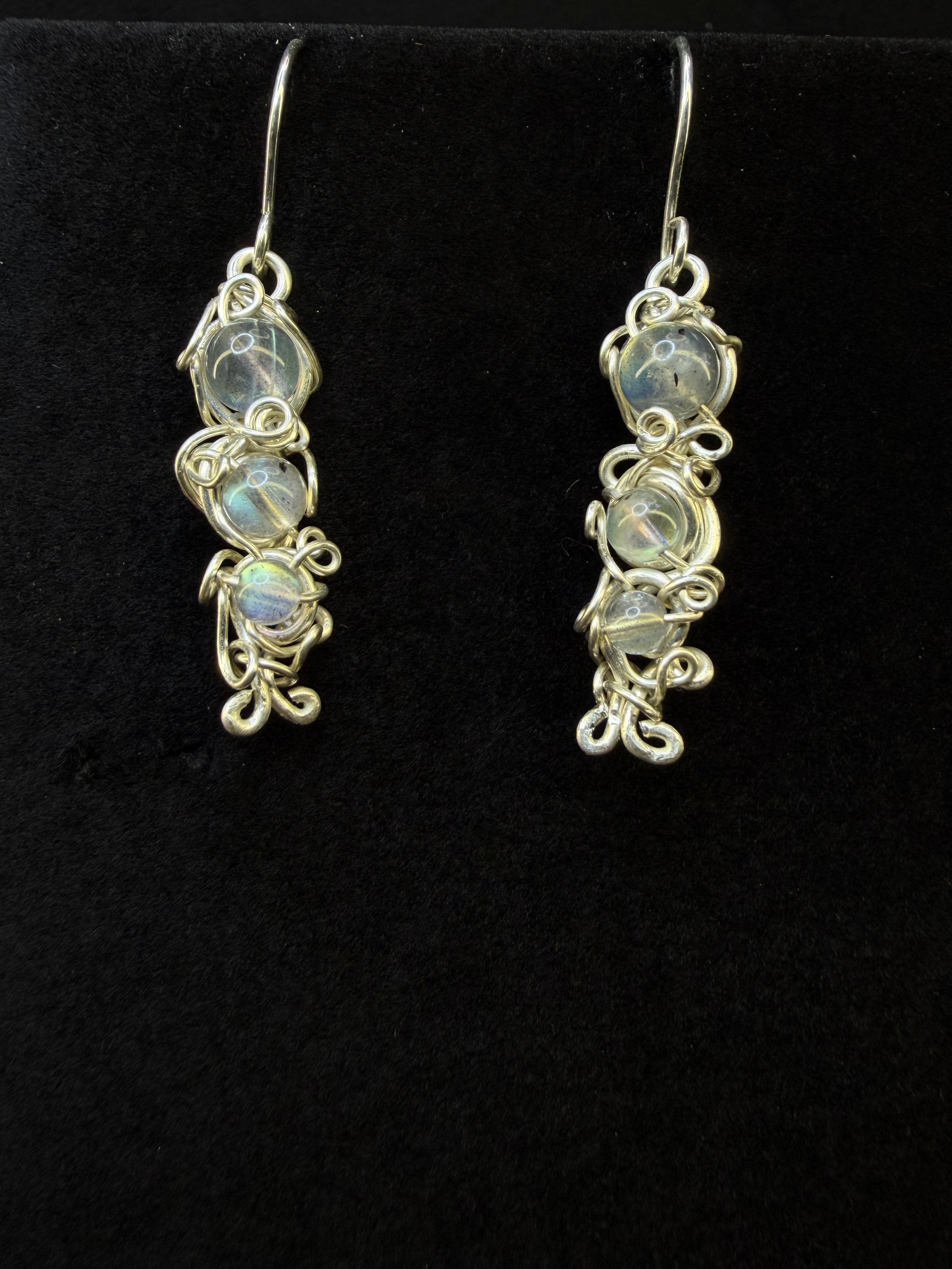 Lab vine dangles