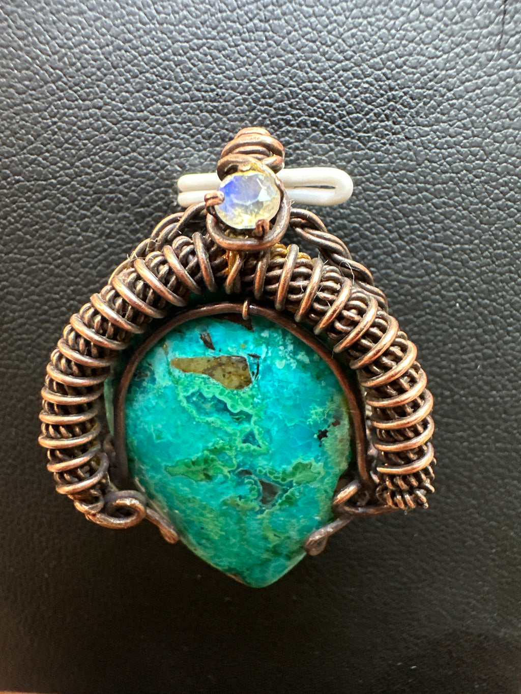Quantum Quattro Pendant