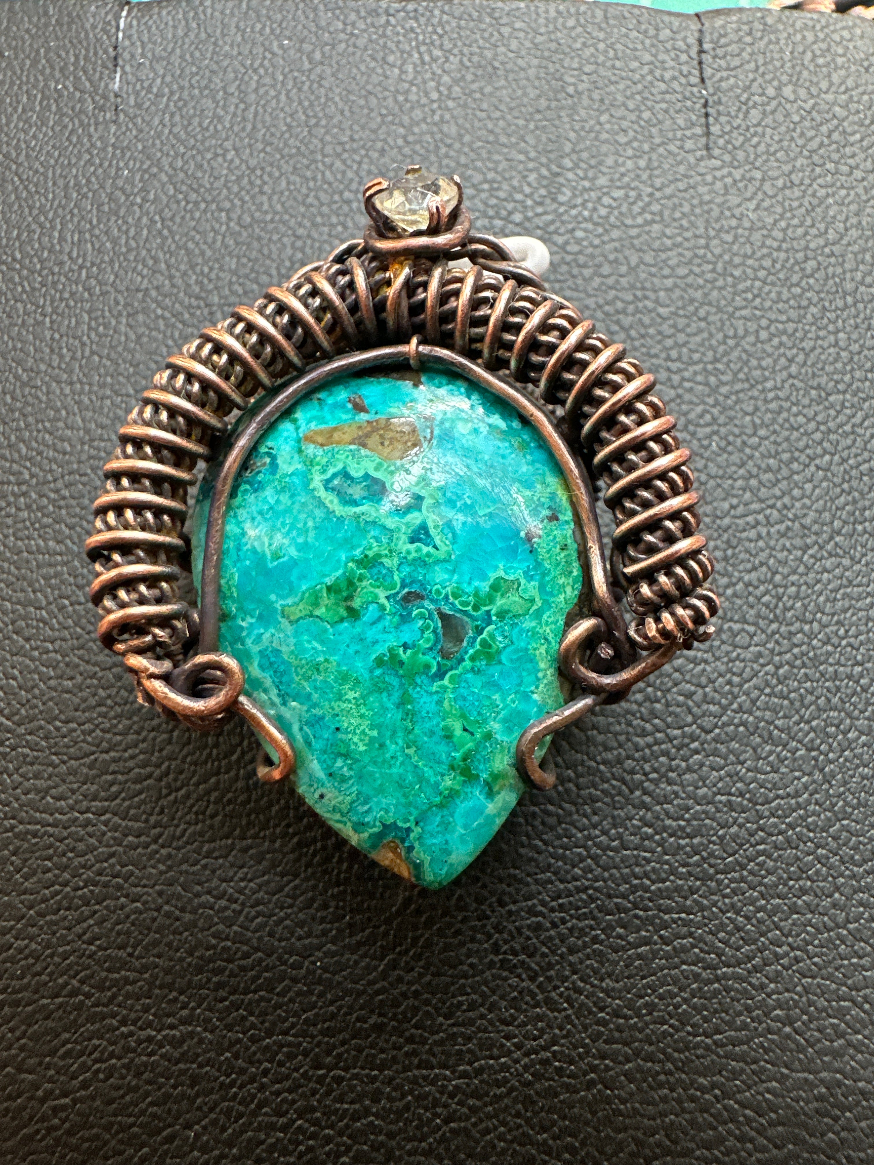 Quantum Quattro Pendant