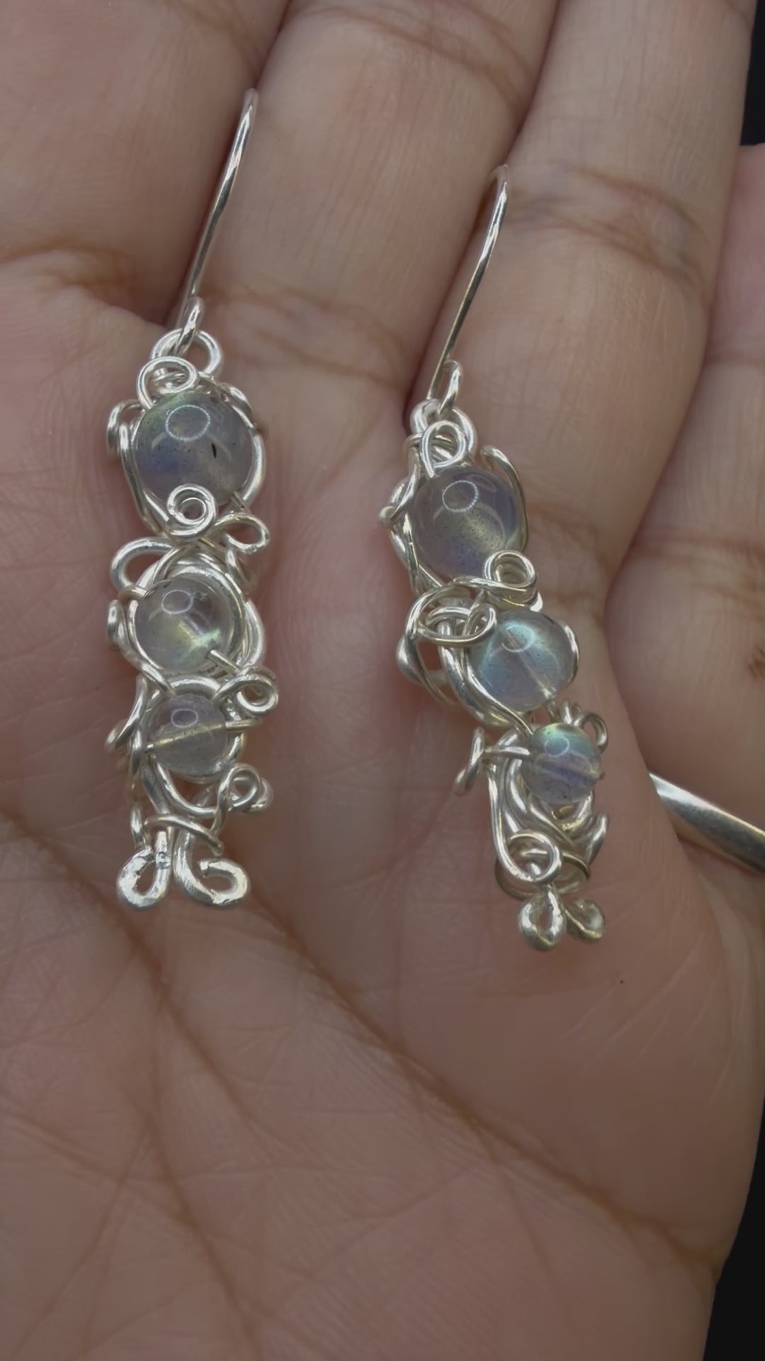 Lab vine dangles